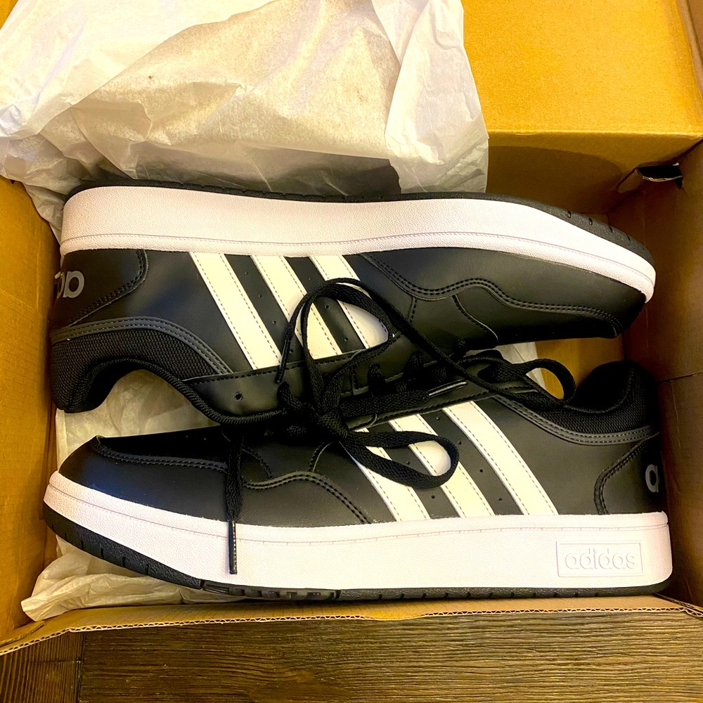 Adidas Hoops 3.0 low classic vintage shoes. Brand new, in the box! Now Only $29